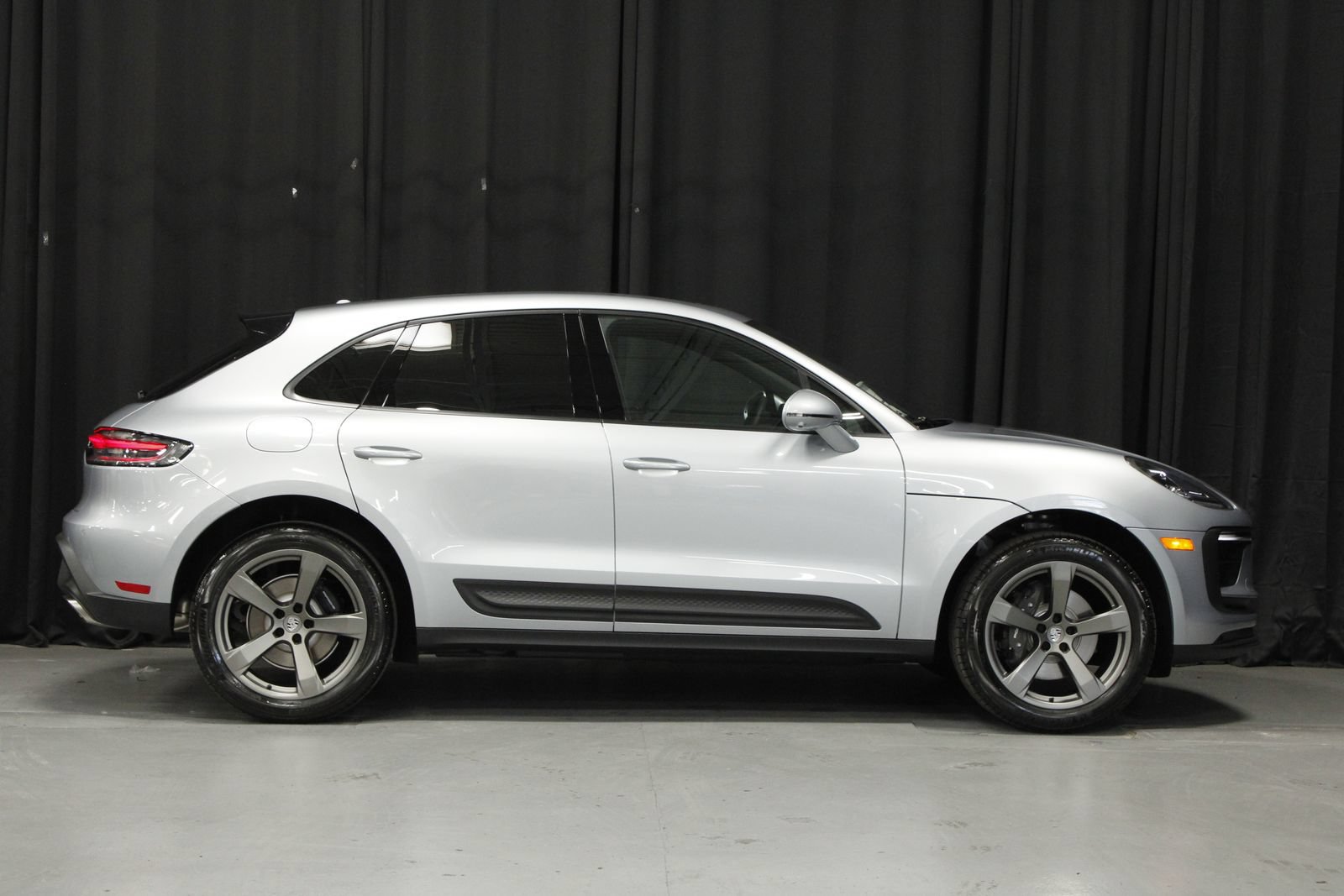 New 2026 Porsche Macan AWD/4WD image 8