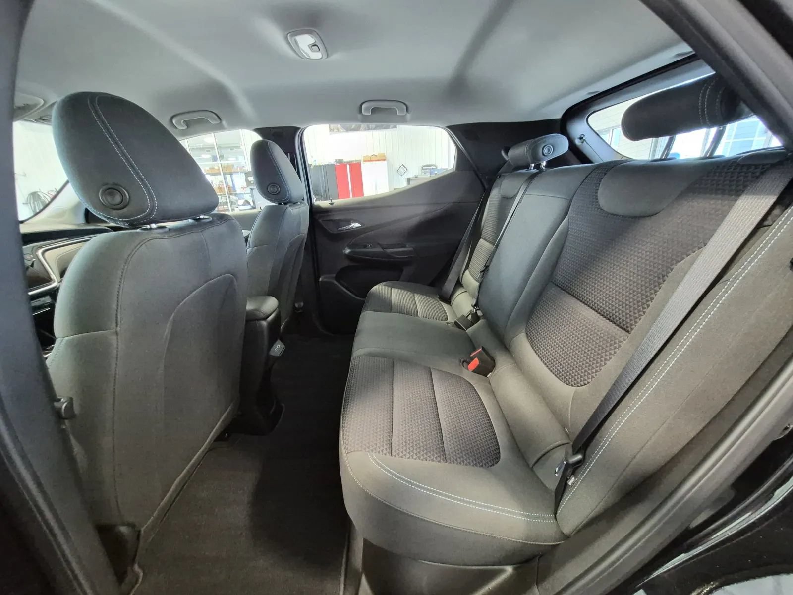 Used 2023 Chevrolet Bolt EUV LT w/ Comfort Package FWD image 13