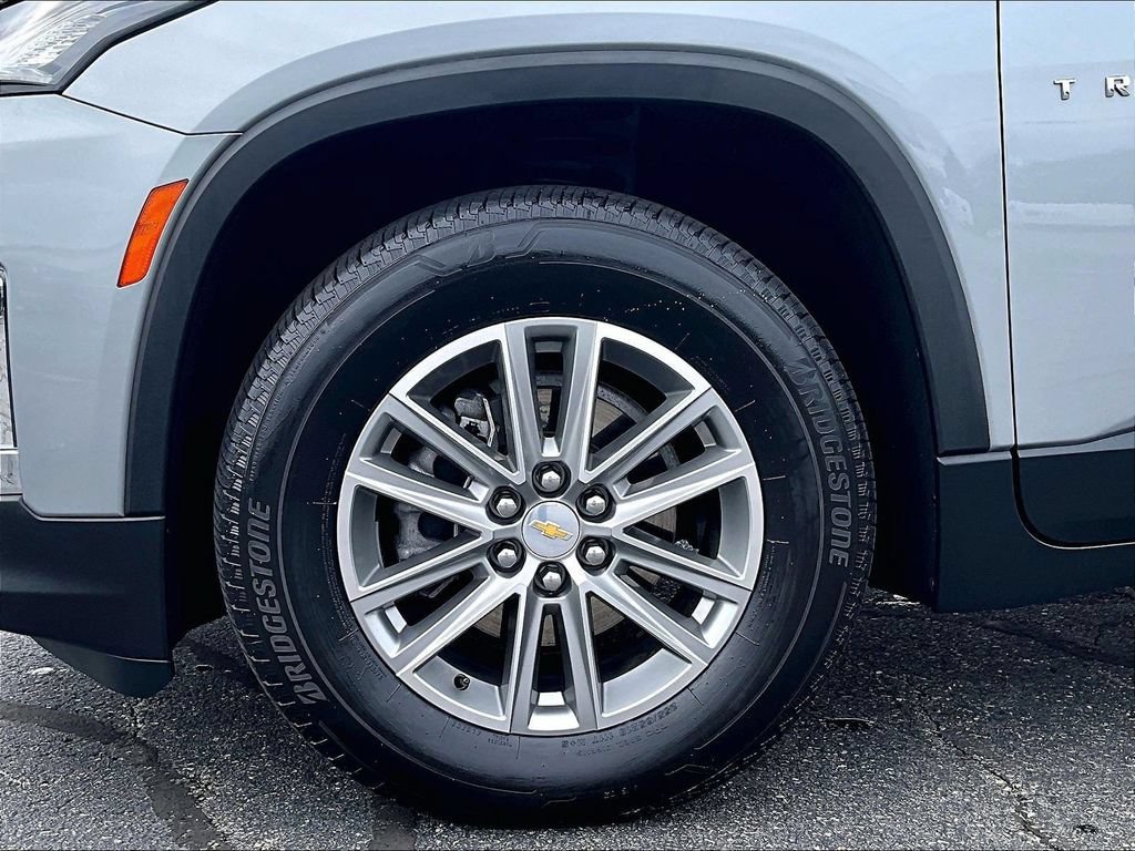 Used 2023 Chevrolet Traverse LT AWD/4WD image 7