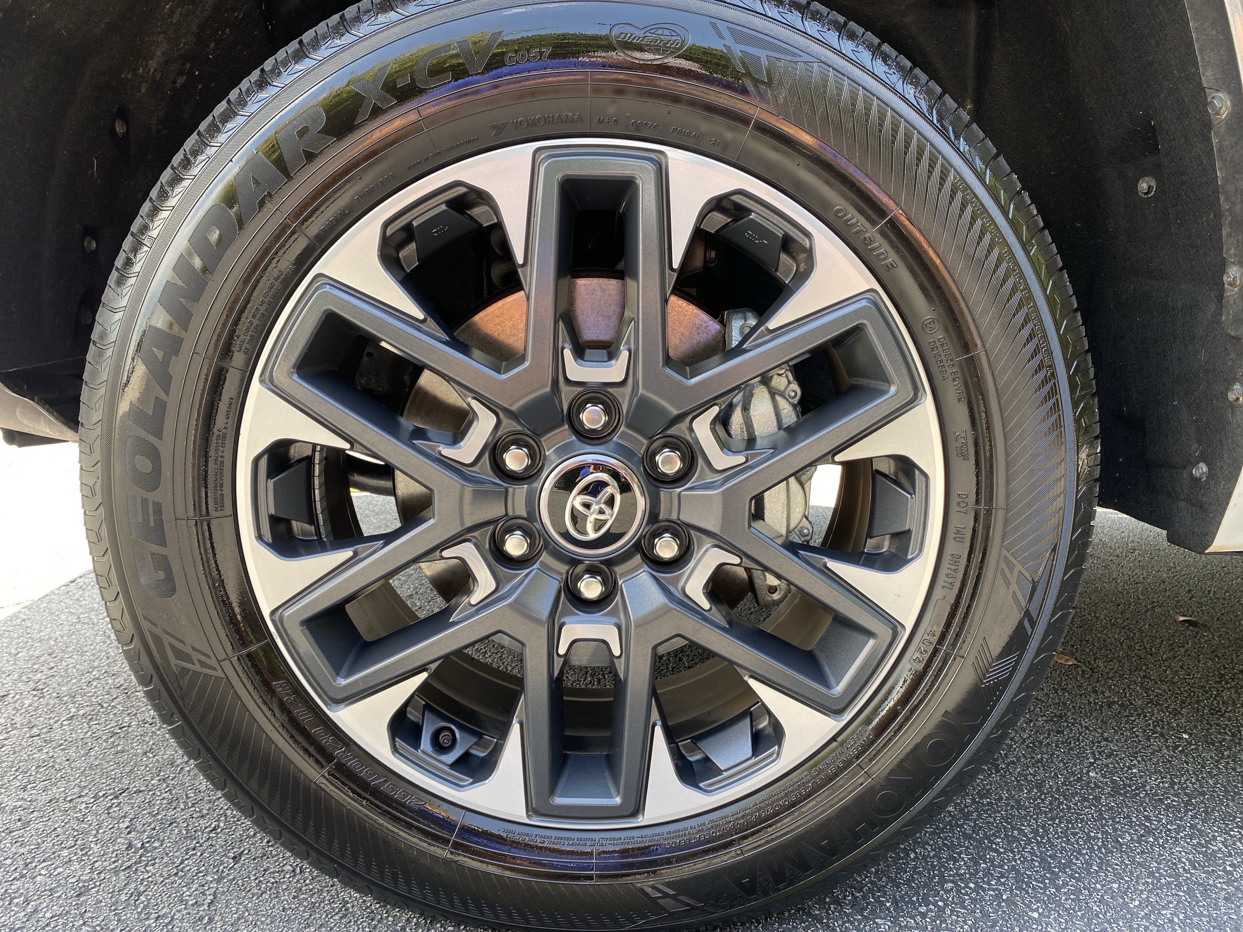 Used 2025 Toyota Tundra Limited AWD/4WD image 43