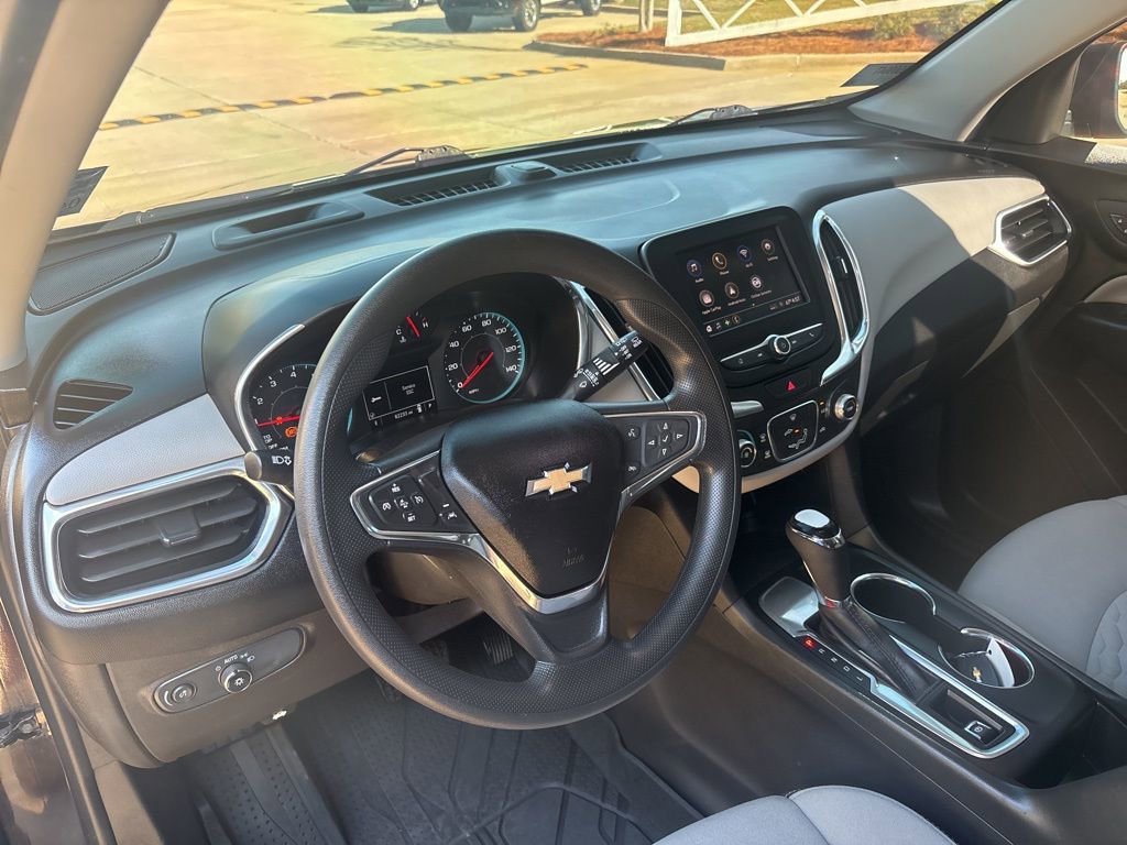 Used 2020 Chevrolet Equinox LS w/ LS Convenience Package image 28