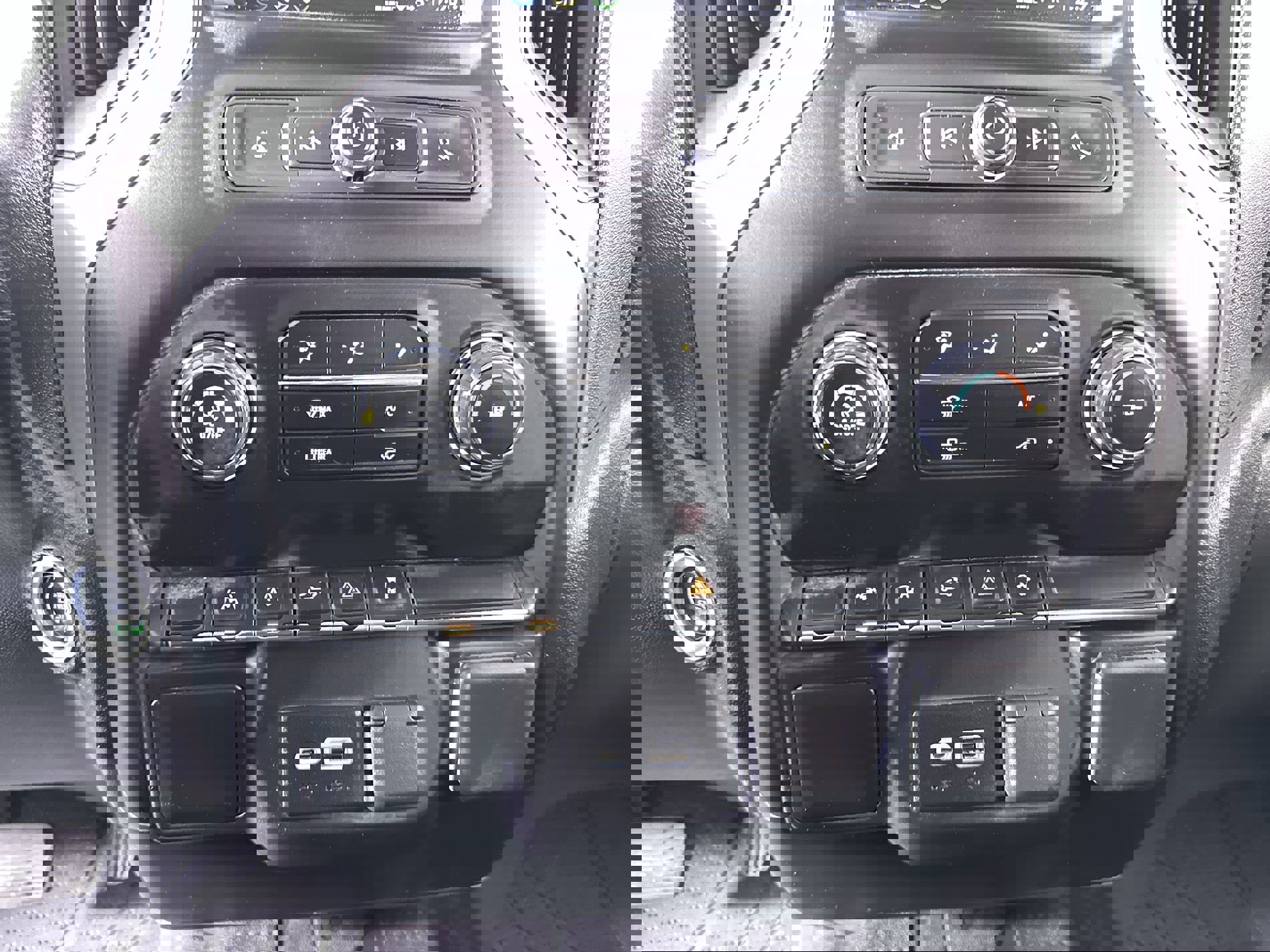 Used 2023 Chevrolet Silverado 1500 Custom image 52