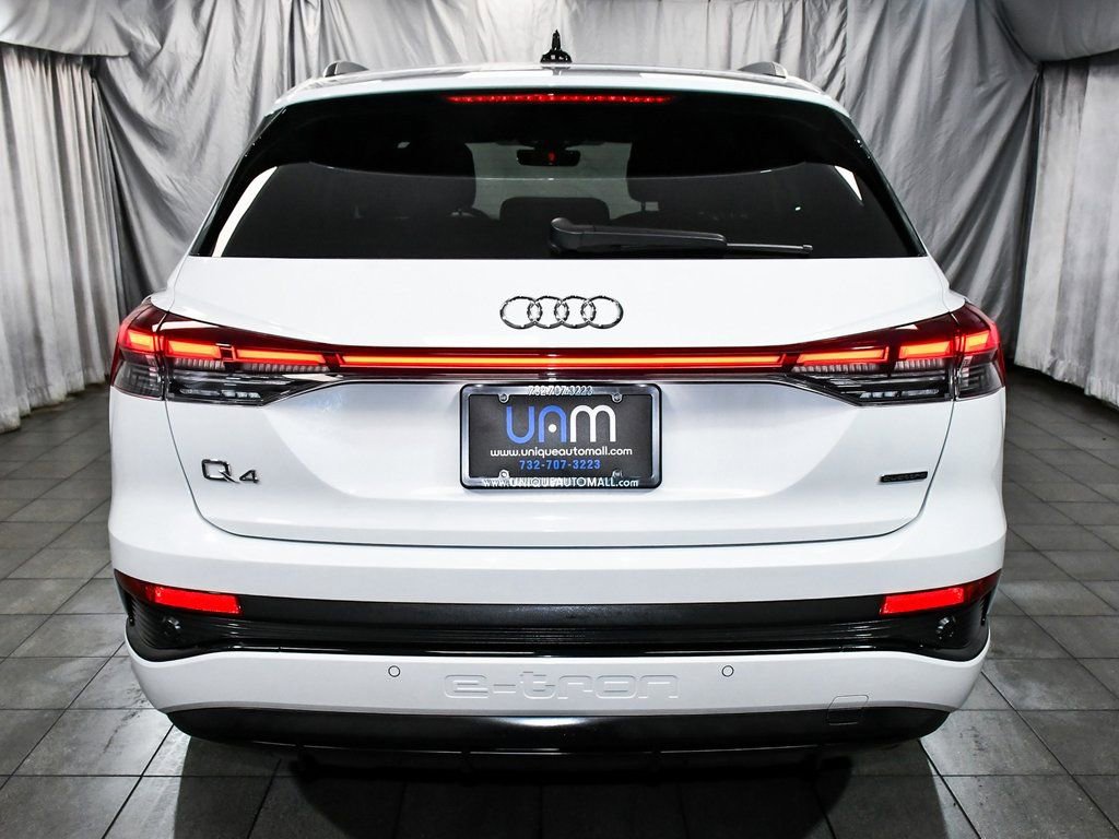 Used 2024 Audi Q4 e-tron Premium Plus w/ Premium Plus image 5