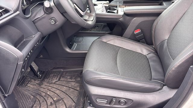 New 2026 Toyota Sienna Platinum image 29