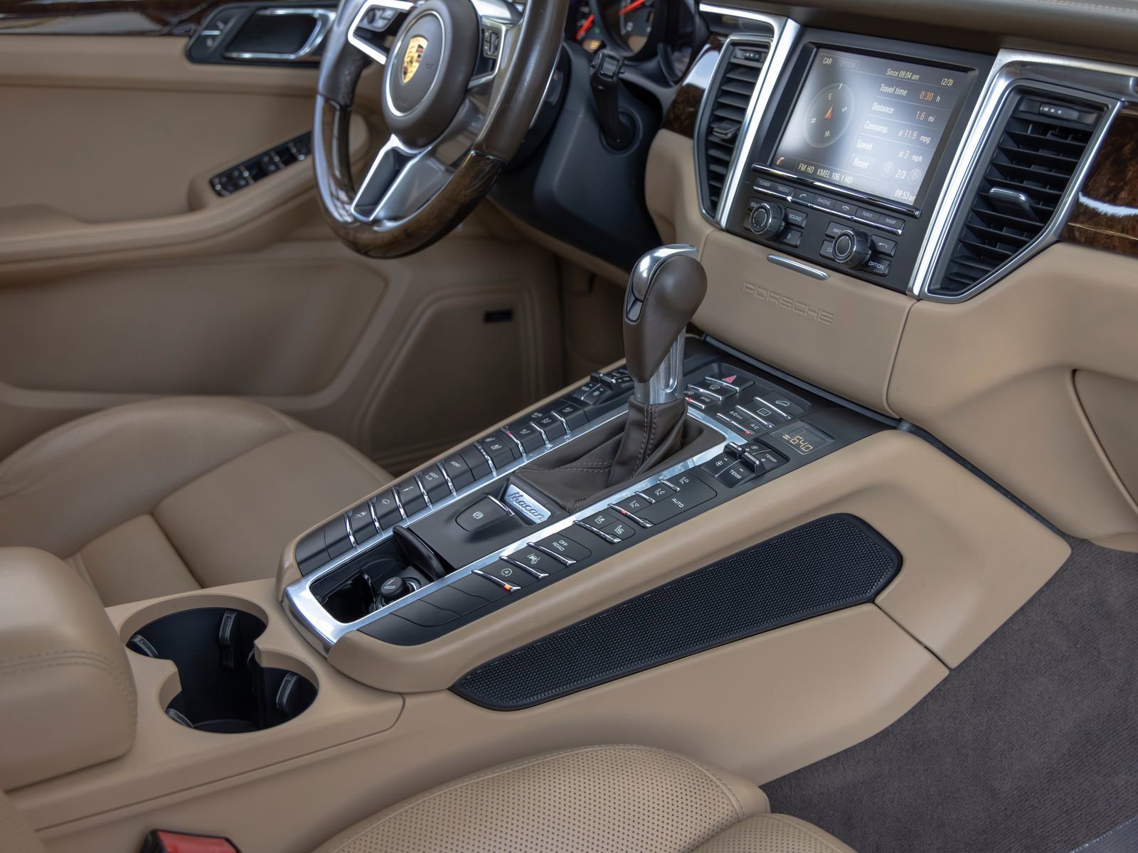 Used 2016 Porsche Macan Turbo image 57