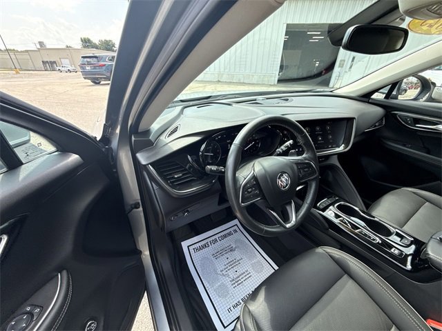 Used 2023 Buick Envision Essence image 41