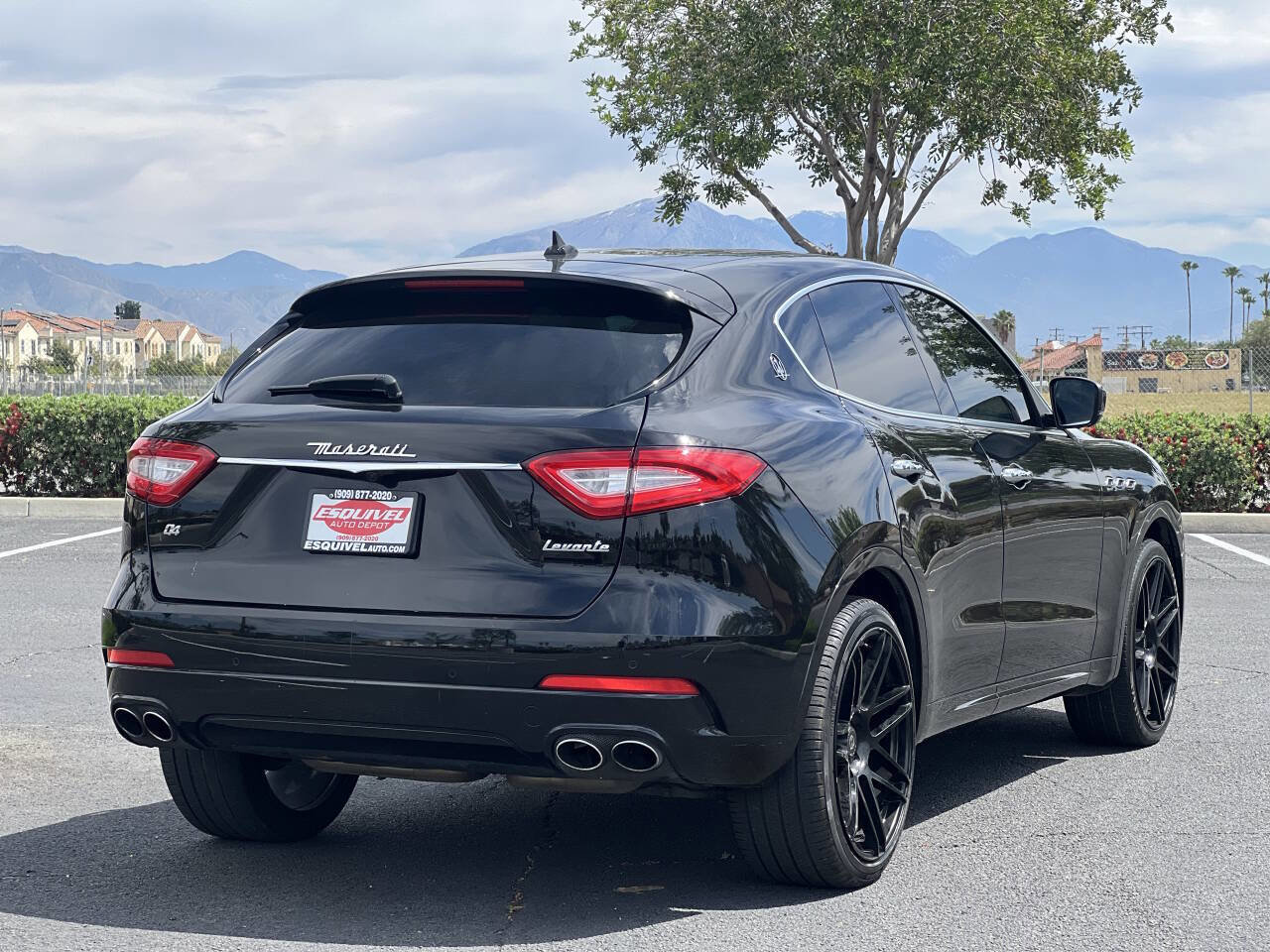 Used 2019 Maserati Levante image 11