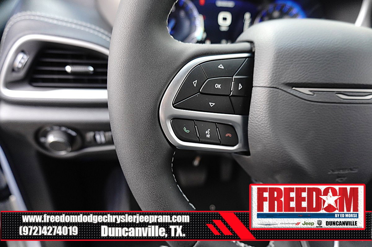 New 2027 Chrysler Pacifica Select w/ Family Tech Group FWD image 26