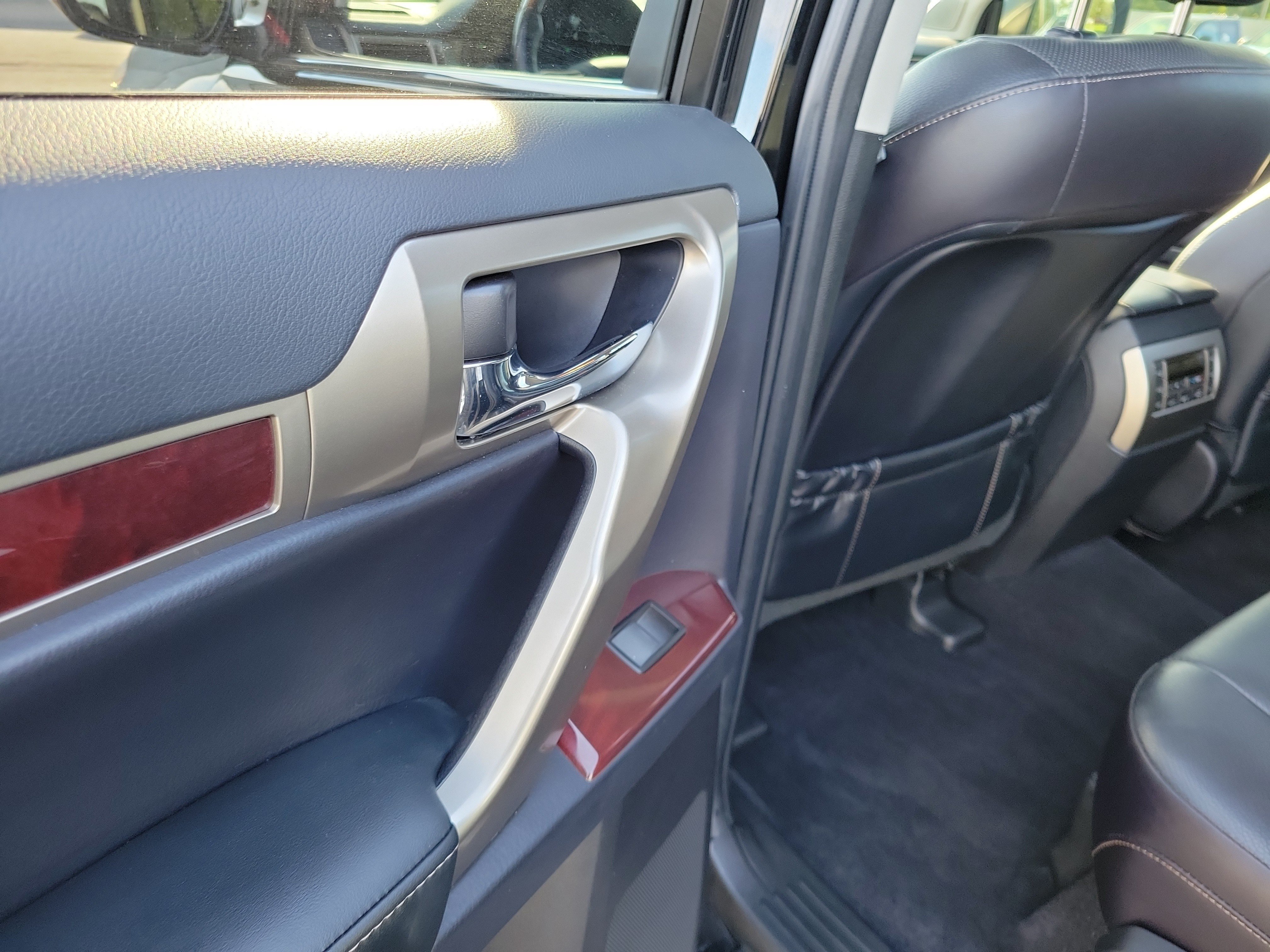 Used 2018 Lexus GX 460 Premium w/ Premium Package AWD/4WD image 13