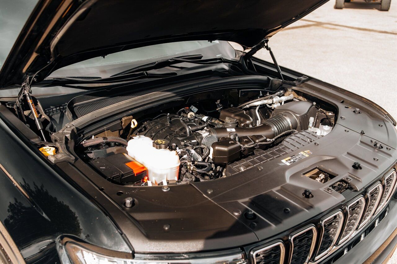 Used 2023 Jeep Grand Cherokee L Limited w/ Trailer Tow Group (B) image 52