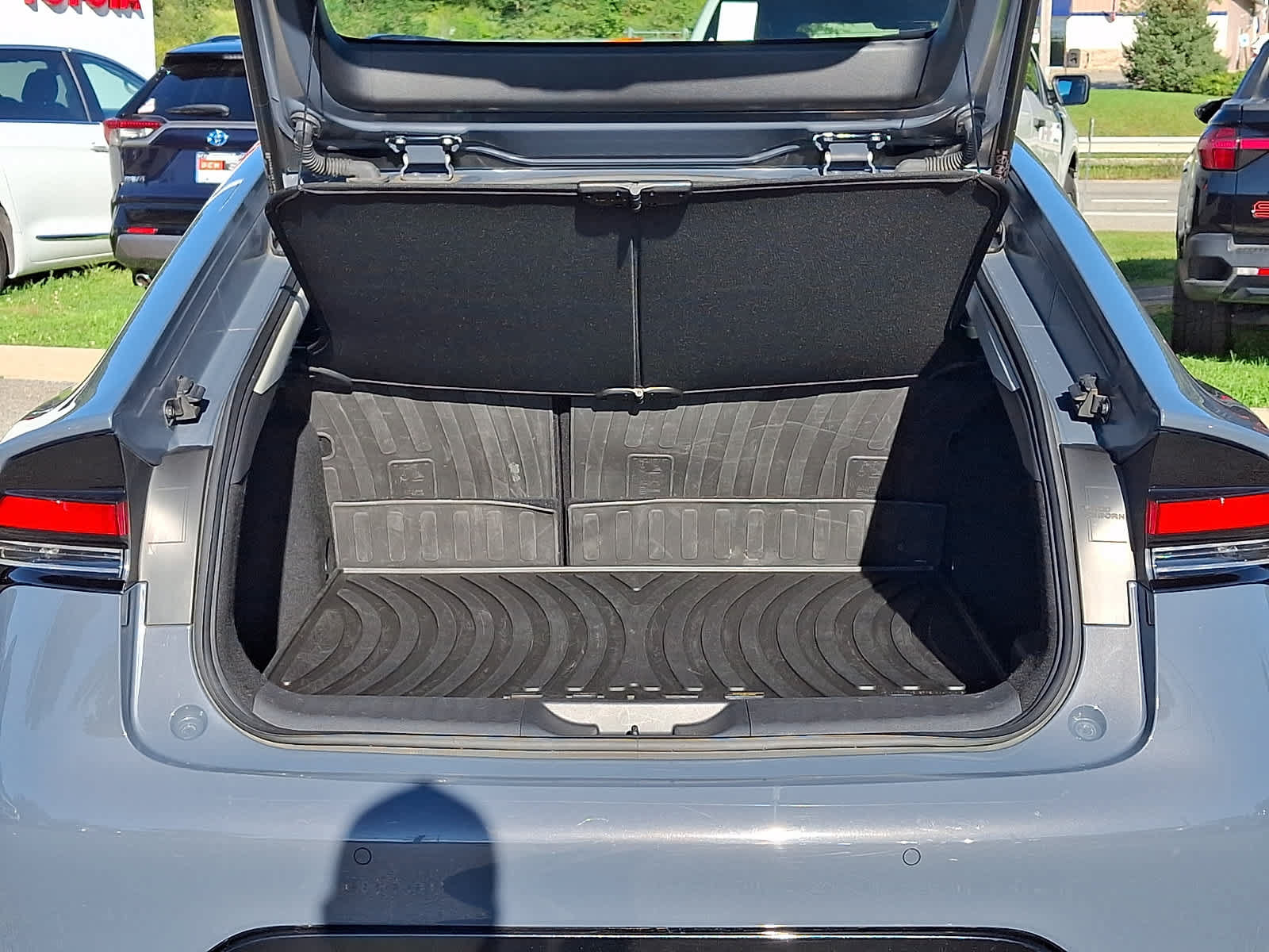 Certified 2023 Toyota Prius XLE FWD image 32