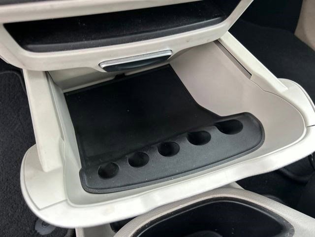 Used 2021 Chrysler Pacifica Touring-L FWD image 26