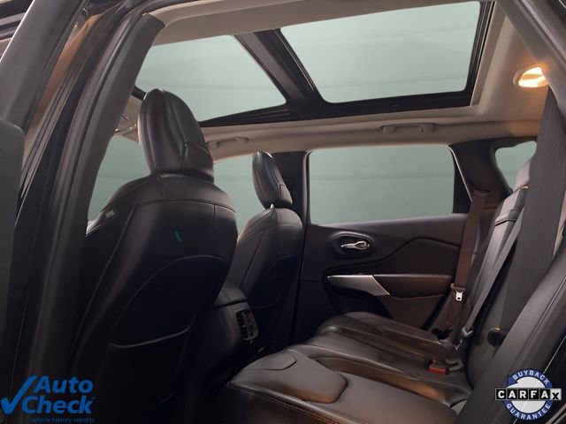 Used 2017 Jeep Cherokee Overland w/ Technology Group image 20