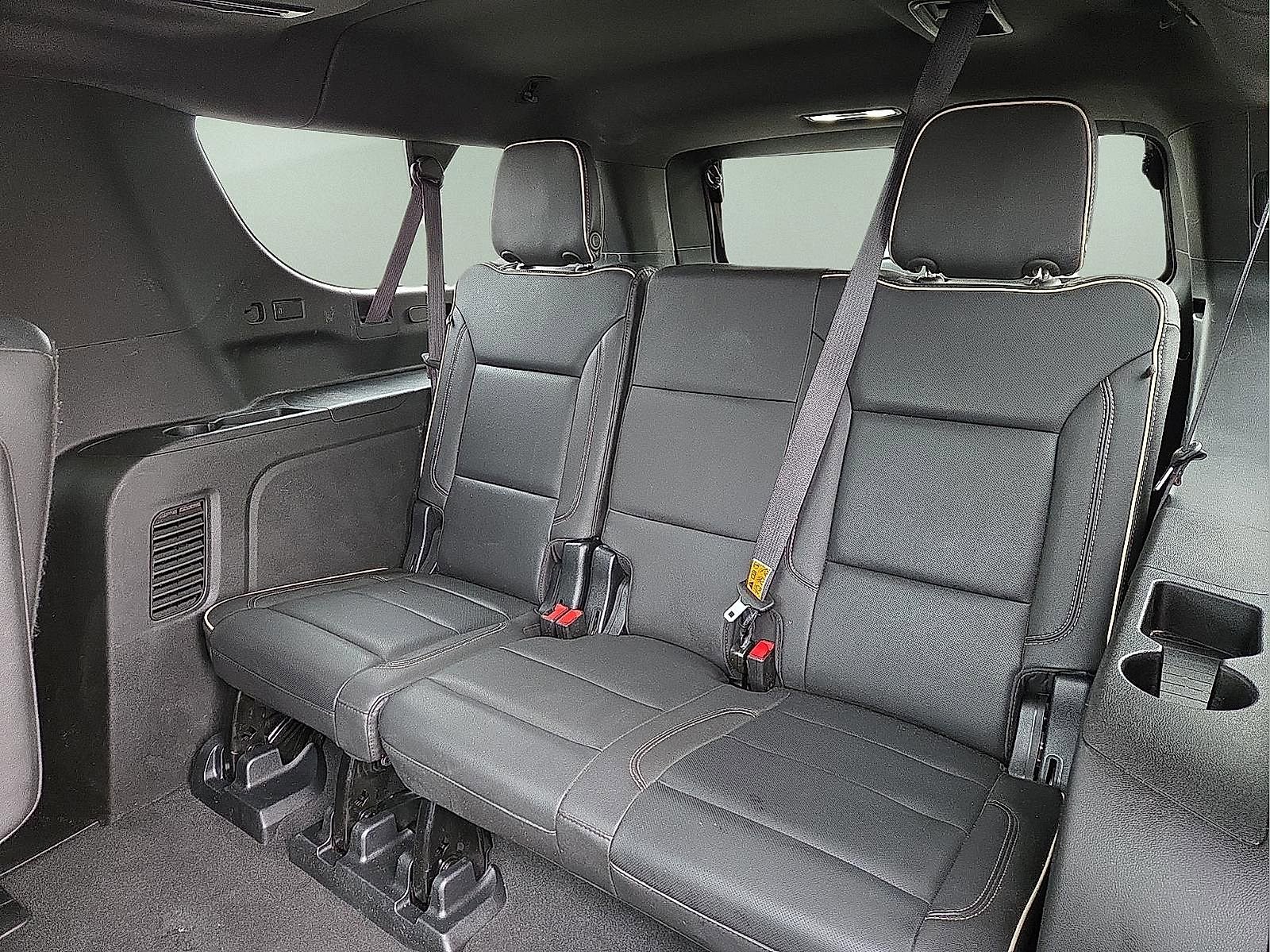 Used 2023 GMC Yukon XL SLT w/ SLT Premium Package image 10