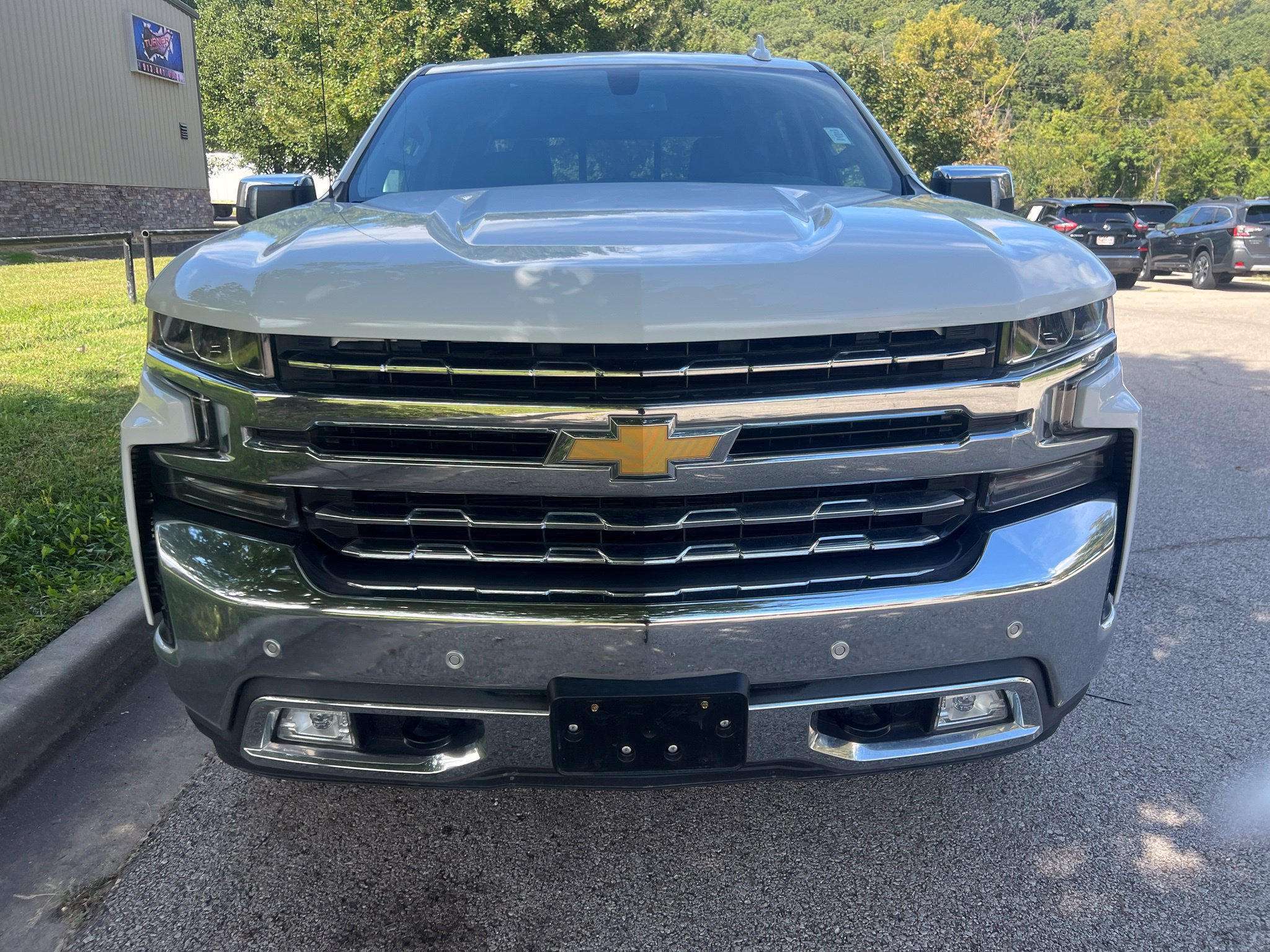 Used 2021 Chevrolet Silverado 1500 LTZ AWD/4WD image 2