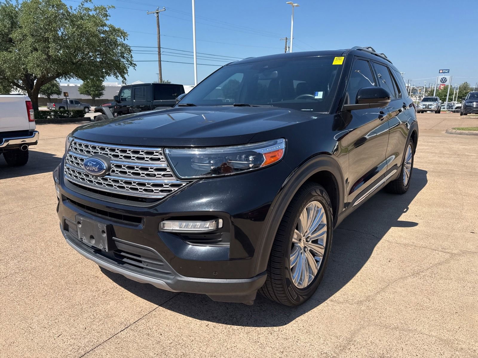 Used 2020 Ford Explorer Limited RWD image 3