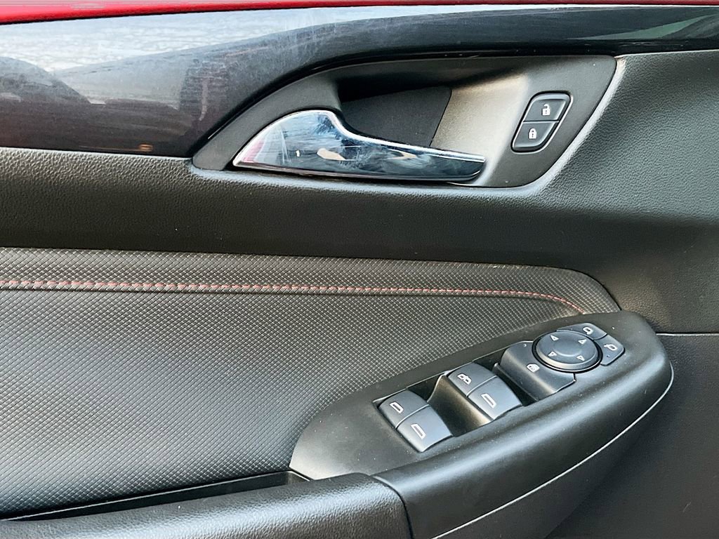 Used 2025 Chevrolet TrailBlazer RS w/ Driver Confidence Package image 17