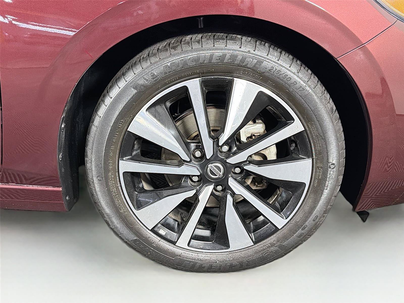 Used 2023 Nissan Sentra SV w/ SV Premium Package FWD image 35