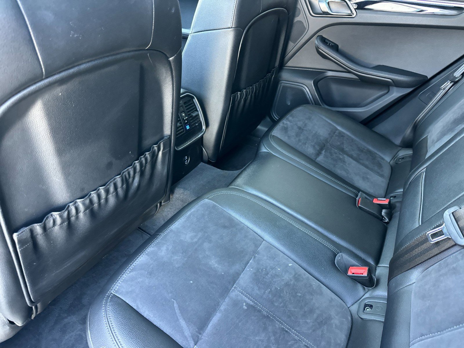 Certified 2021 Porsche Macan AWD/4WD image 13