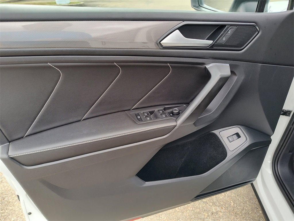 Used 2022 Volkswagen Tiguan SE image 22