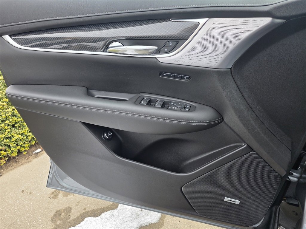 Used 2023 Cadillac XT6 Sport w/ Technology Package image 29