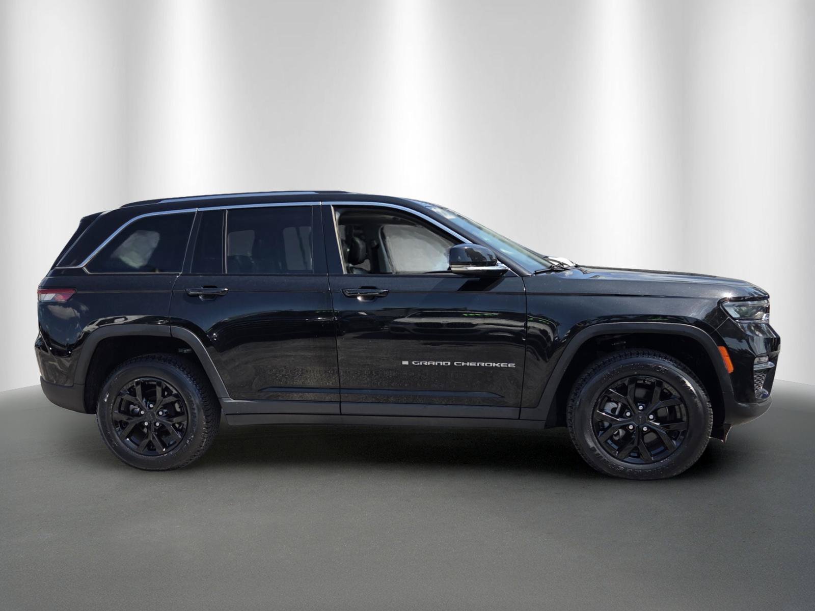 Used 2022 Jeep Grand Cherokee Limited AWD/4WD image 8
