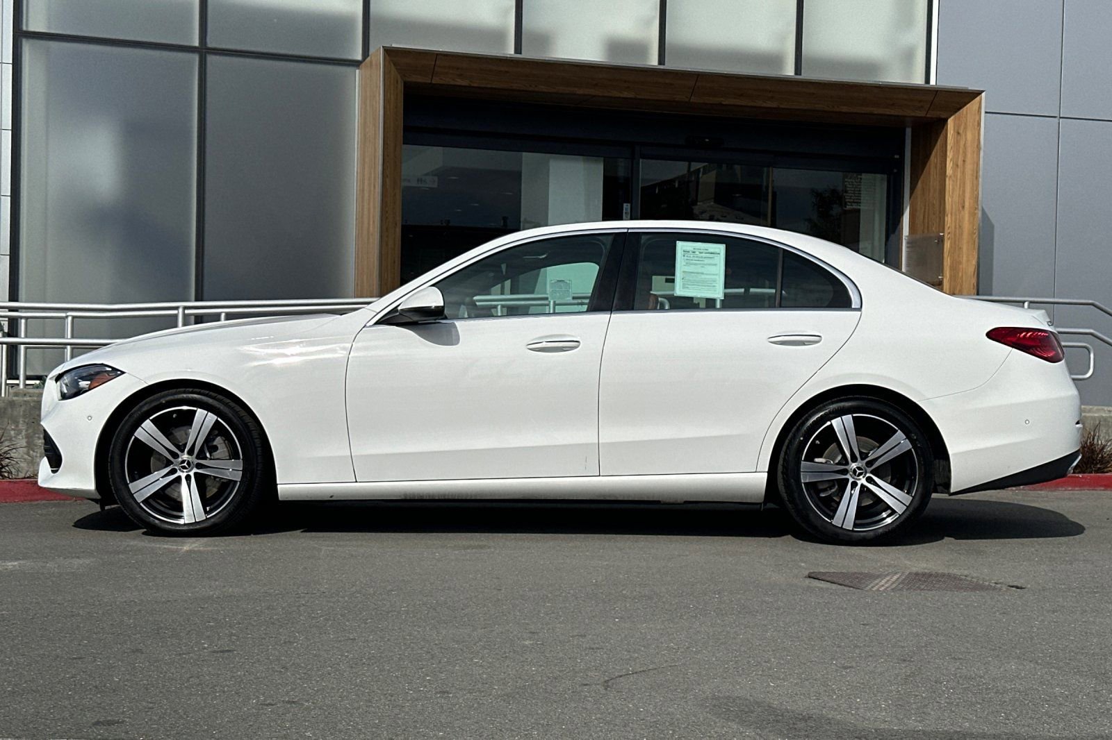 Used 2025 Mercedes-Benz C 300 4MATIC Sedan image 5