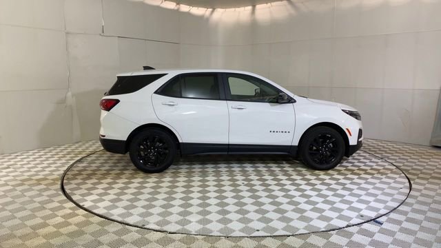 Used 2024 Chevrolet Equinox LS w/ LS Convenience Package image 9