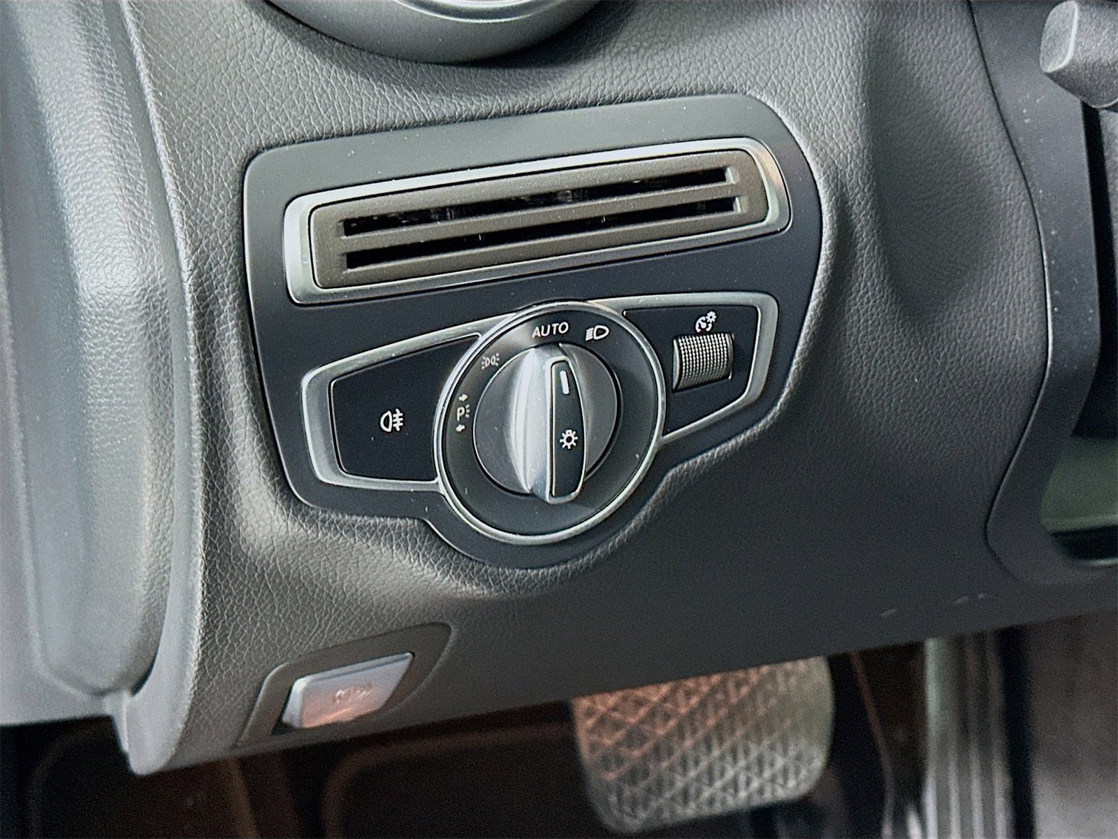 Used 2020 Mercedes-Benz C 300 4MATIC Sedan image 10