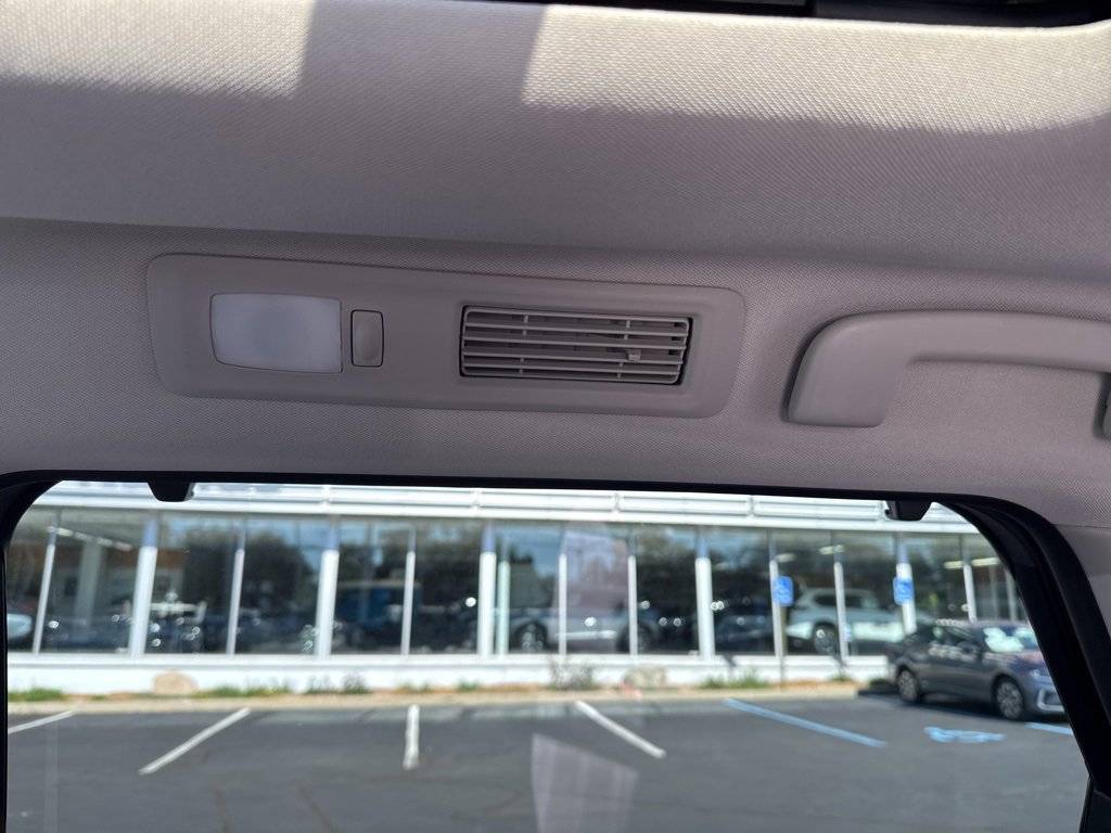 New 2025 Nissan Pathfinder Platinum w/ Black Appearance Package image 15