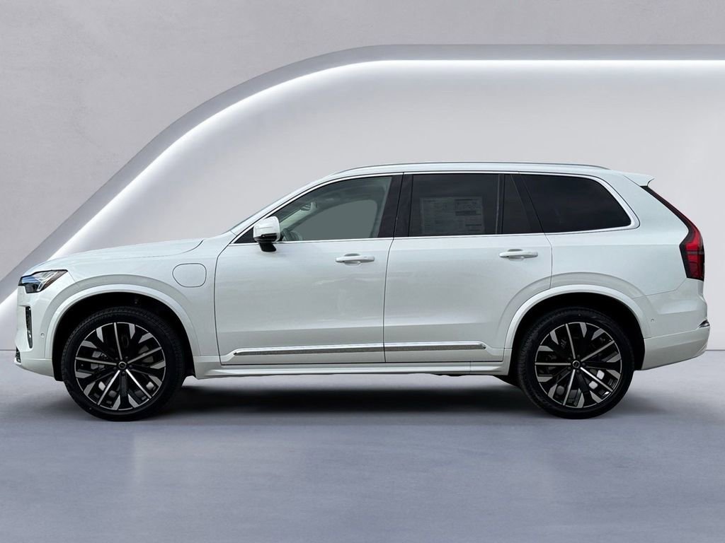 New 2025 Volvo XC90 T8 Plus w/ Protection Package Premier image 6