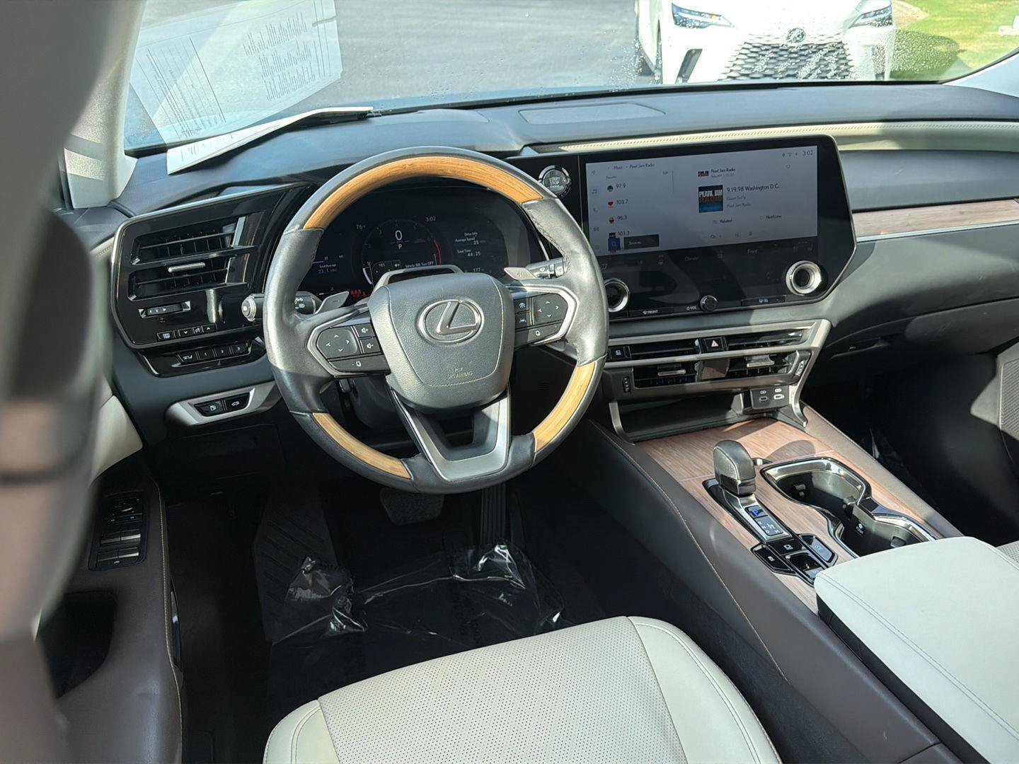 Certified 2025 Lexus RX 350 Premium Plus w/ Convenience Package FWD image 18