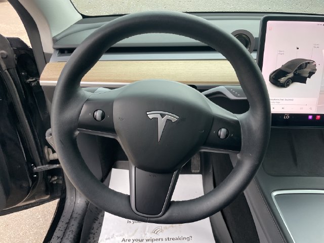 Used 2021 Tesla Model Y Long Range AWD/4WD image 25