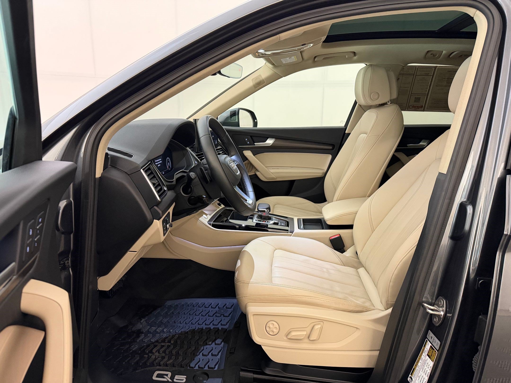 Certified 2022 Audi Q5 2.0T Premium Plus w/ Premium Plus Package AWD/4WD image 5