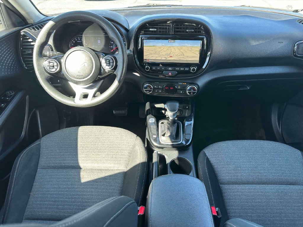 Used 2022 Kia Soul S FWD image 11