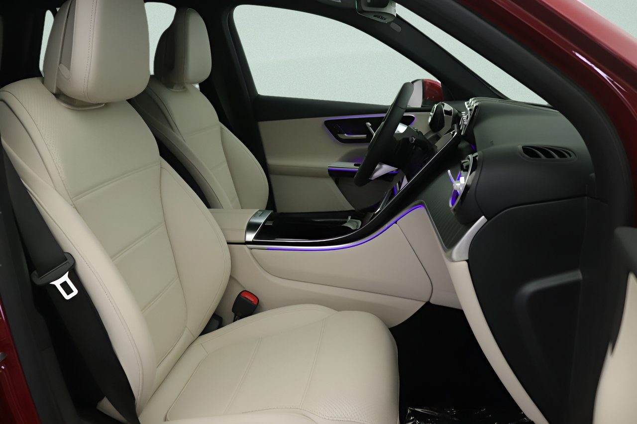 Certified 2025 Mercedes-Benz GLC 350e 4MATIC image 28