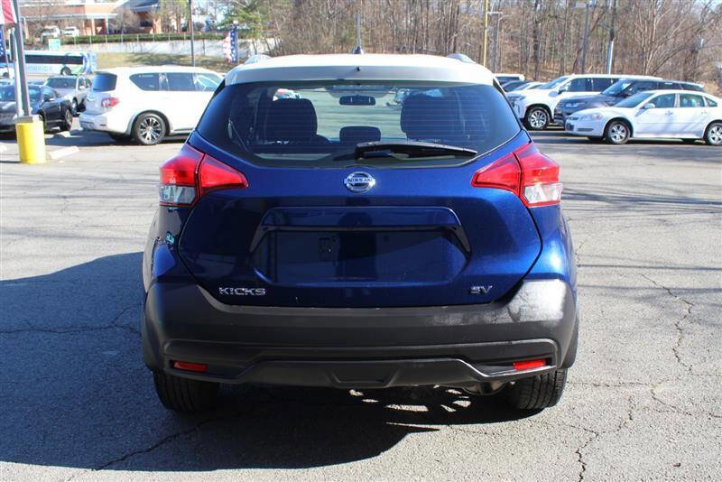 Used 2018 Nissan Kicks SV image 4