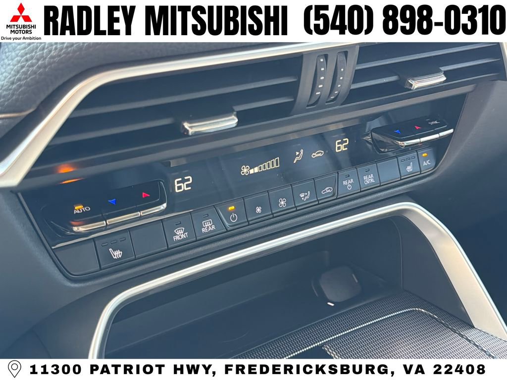 Used 2024 MAZDA CX-90 Plug-In Hybrid w/ Premium Pkg image 8