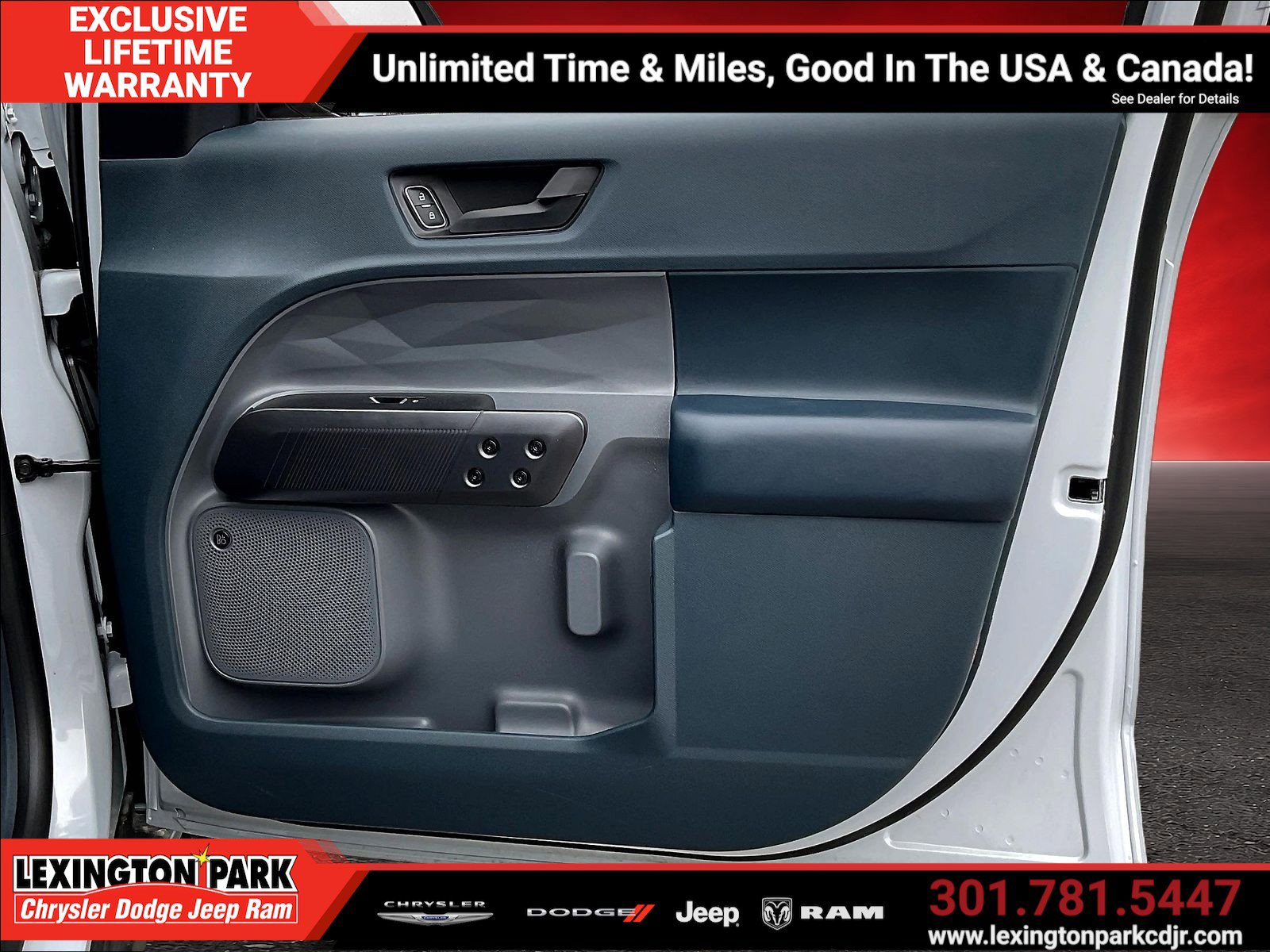 Used 2025 Ford Maverick Lariat w/ Black Appearance Package AWD/4WD image 28