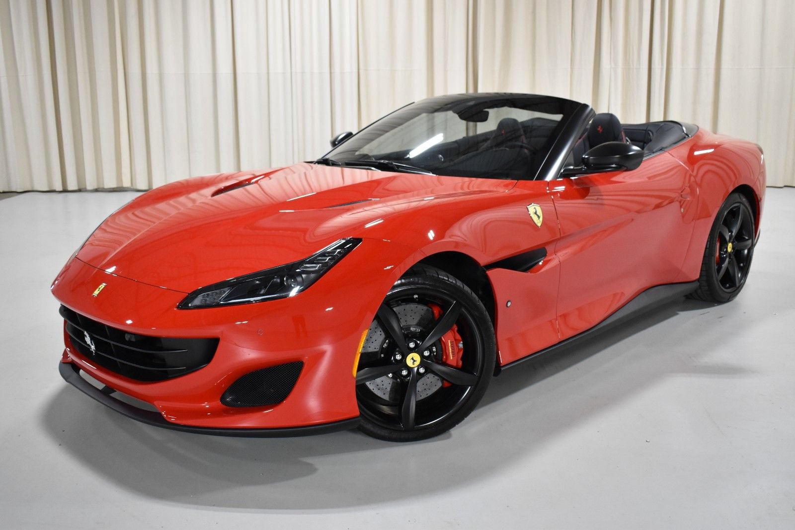 Used 2020 Ferrari Portofino RWD image 12