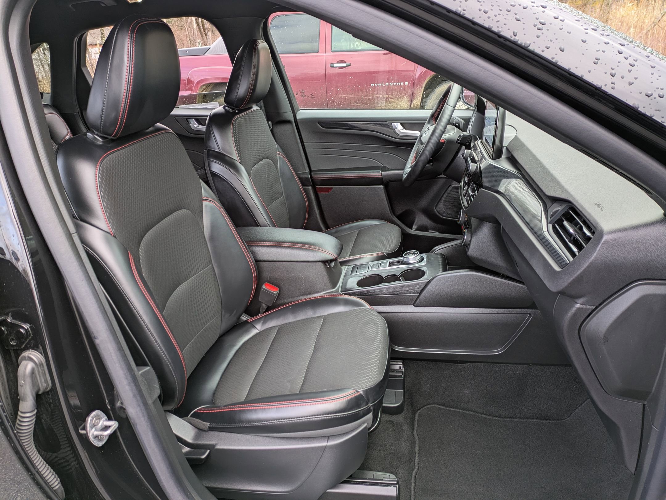 Certified 2025 Ford Escape ST-Line Select AWD/4WD image 21