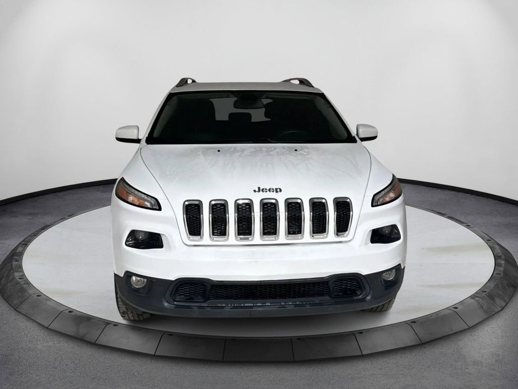 Used 2018 Jeep Cherokee Latitude image 2