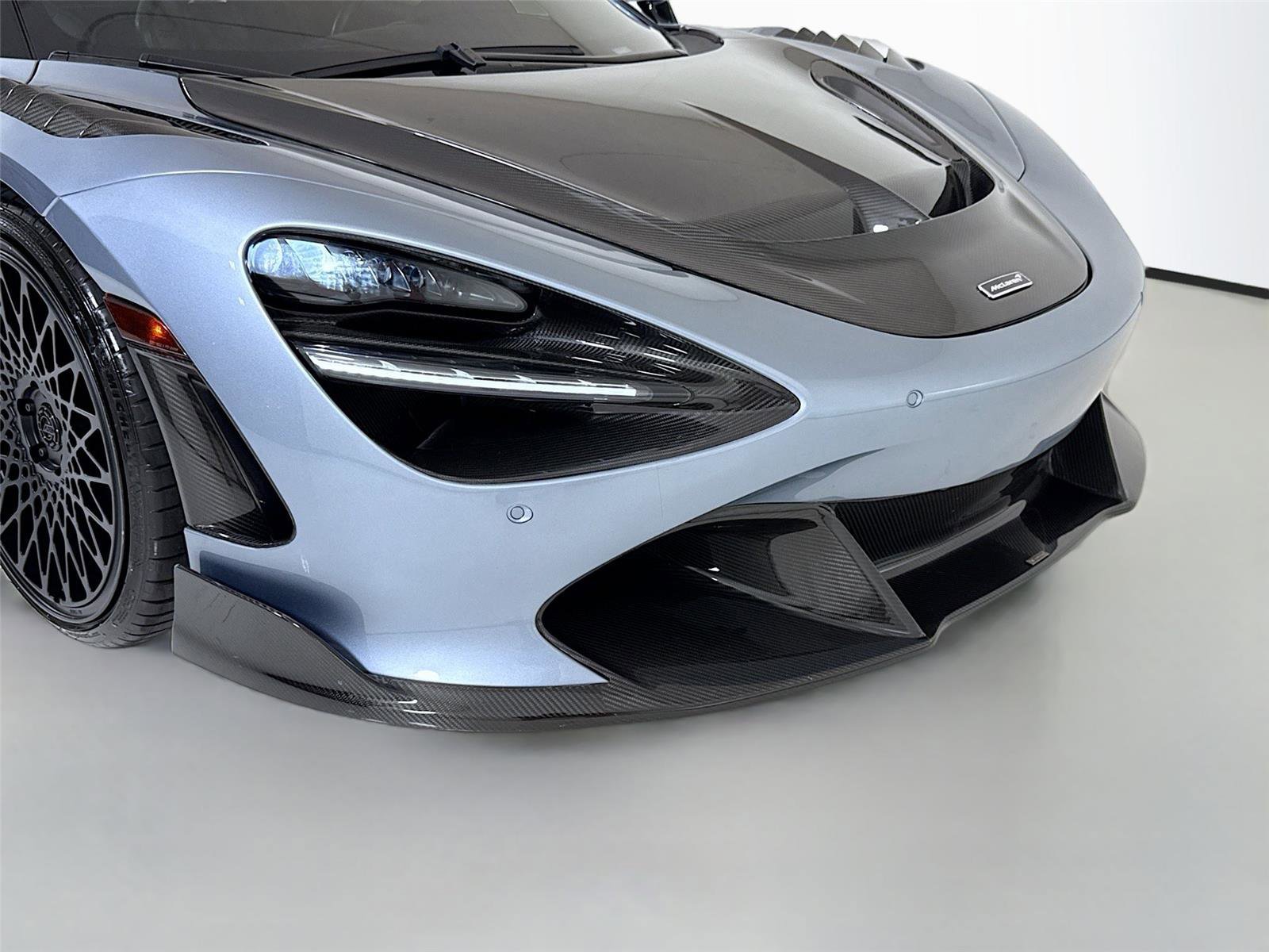 Used 2019 McLaren 720S RWD image 32