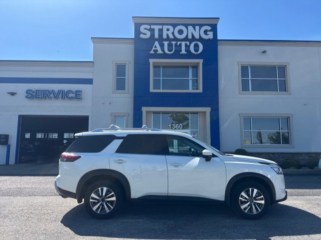 Used 2023 Nissan Pathfinder SL w/ Black Appearance Package AWD/4WD image 18
