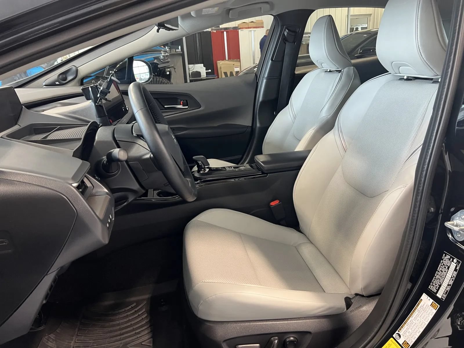 Used 2024 Toyota Prius Limited w/ Limited Premium Package FWD image 12