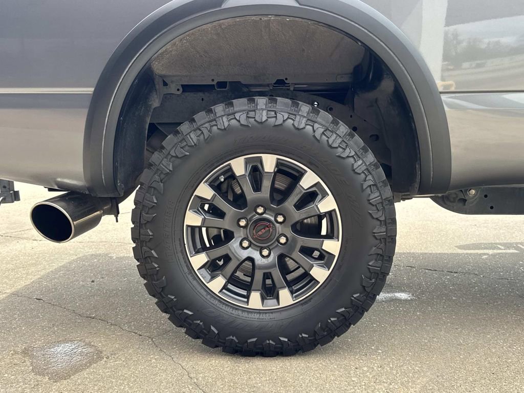 Used 2023 Nissan Titan PRO-4X image 15