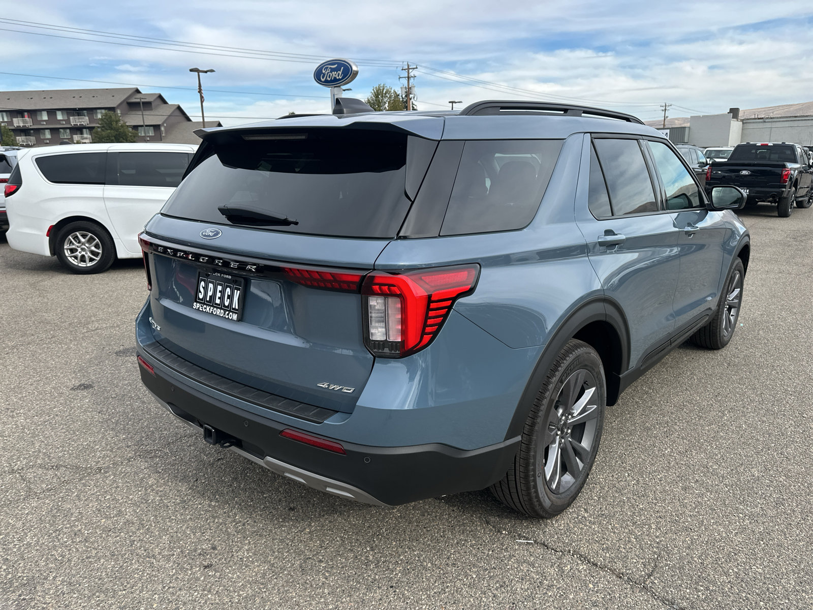 New 2026 Ford Explorer Active w/ Active Comfort Package AWD/4WD image 4