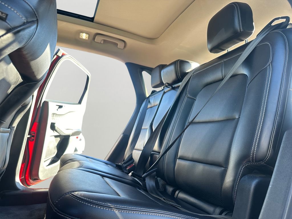 Used 2020 Ford Escape SE Sport image 23