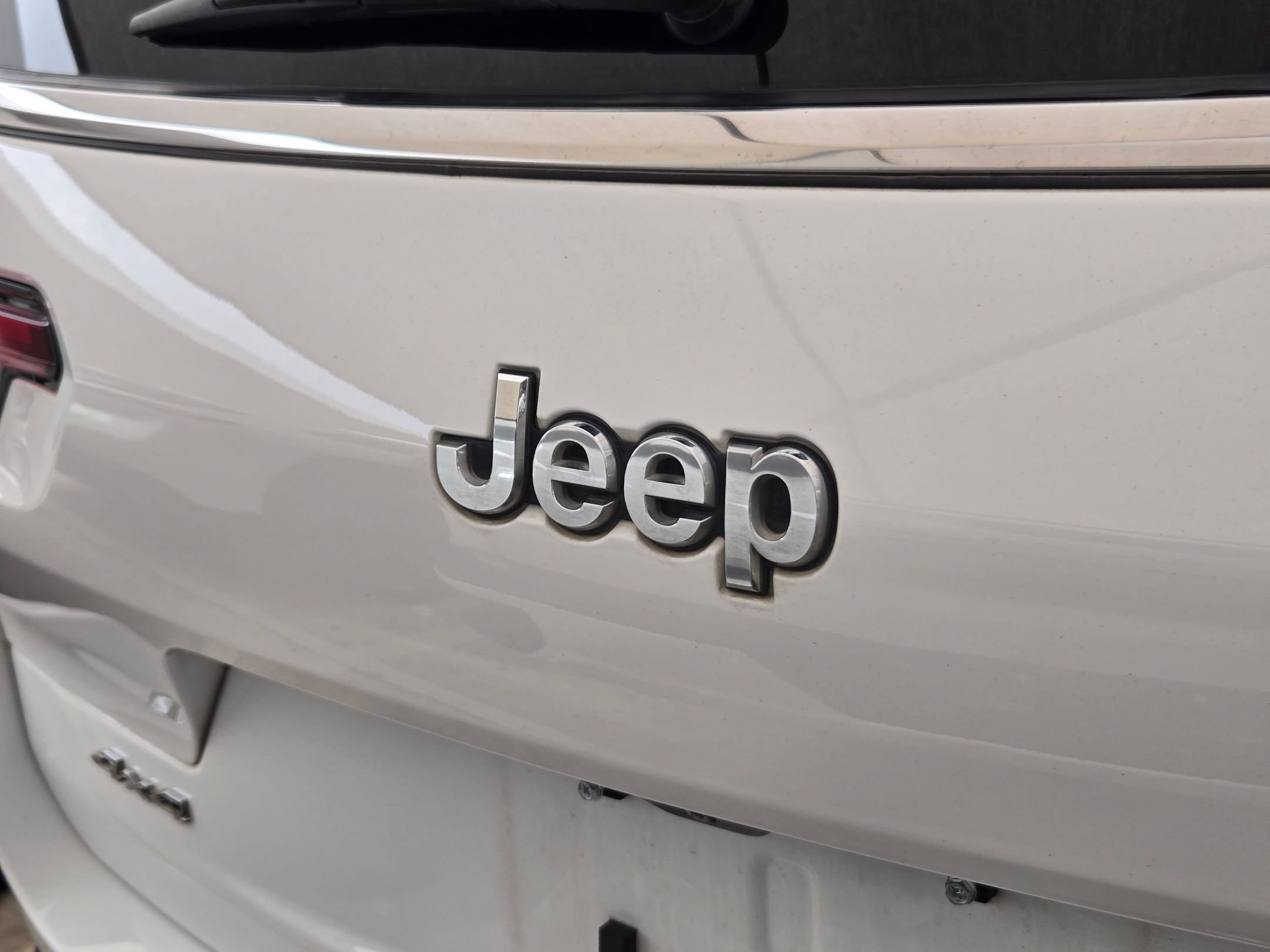 Used 2023 Jeep Grand Cherokee L Laredo AWD/4WD image 7