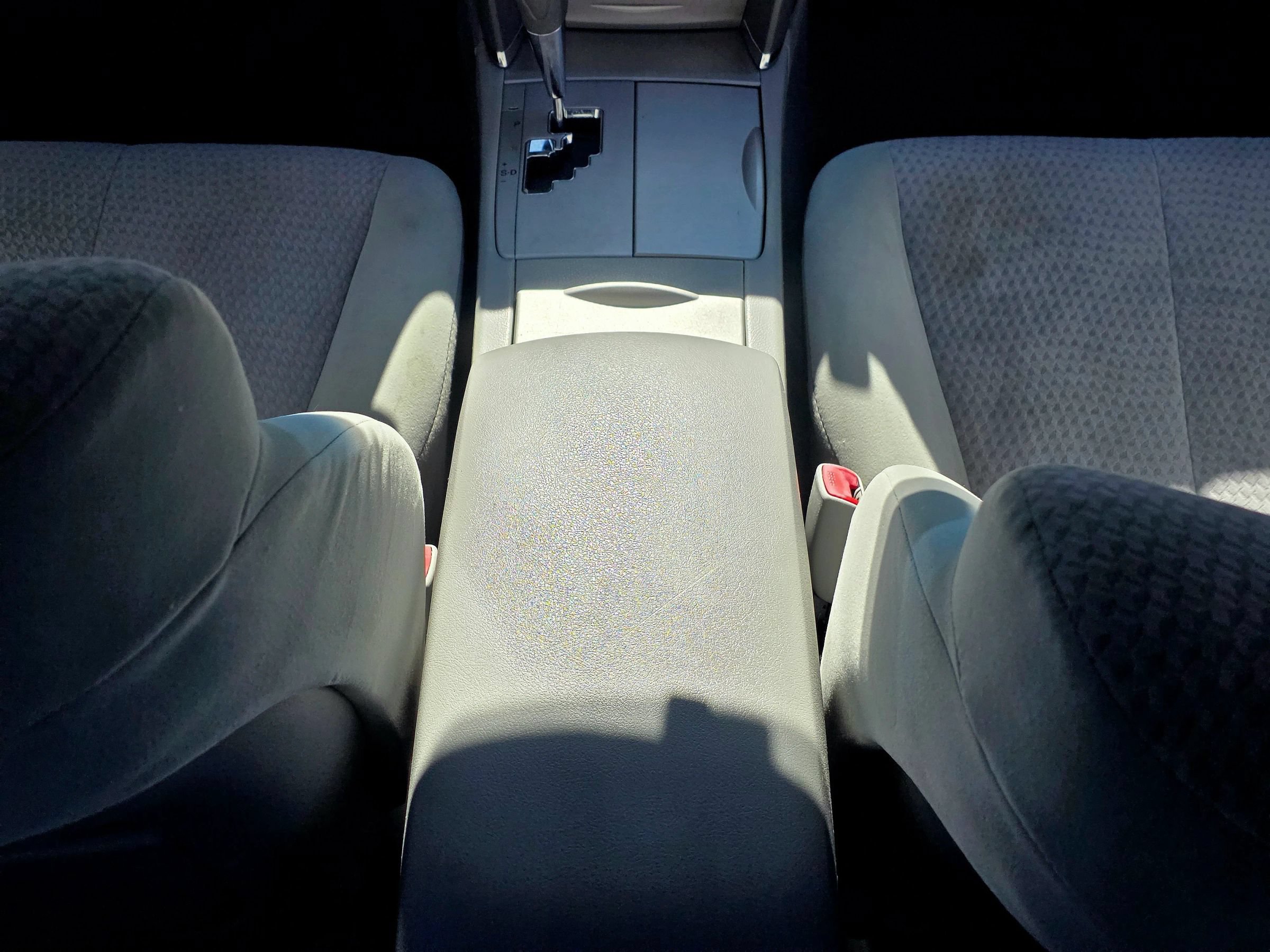 Used 2010 Toyota Camry LE FWD image 23